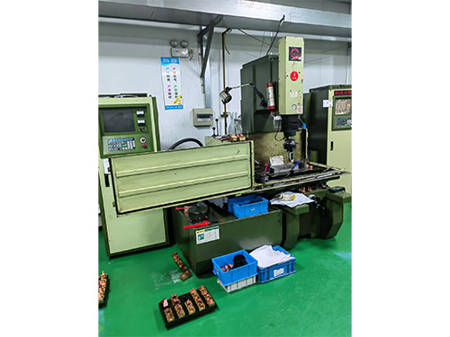 電火花放電加工機(jī)